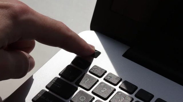 Laptop' turn on/off power button