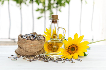 Ayçiçekleri ve yağ