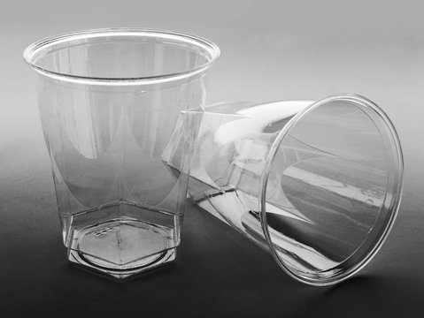 Plastikbecher