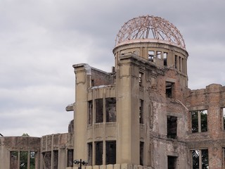 広島平和記念碑