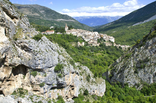 Anversa degli Abruzzi view