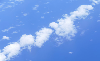 céu azul intenso