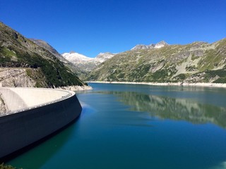 Stausee zur Gewinnung erneuerbarer Energie