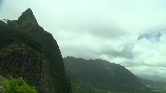 Pali Lookout View Koolau Mountains to Kaneohe Pan Right