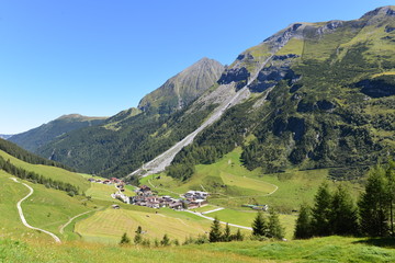 Fototapeta na wymiar Tuxertal in Tirol Österreich