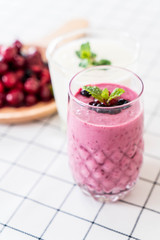 mixed berries with yogurt smoothies