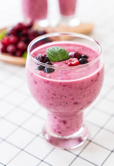 mixed berries with yogurt smoothies