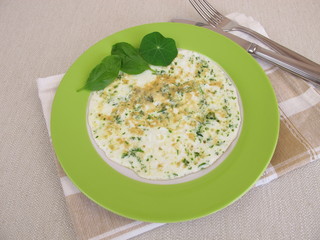 Eiweiß Omelette mit frischen Kräutern