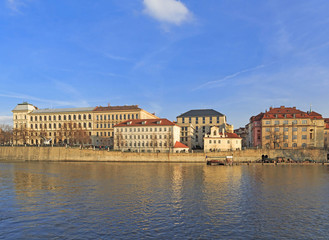 Fototapeta na wymiar Prague buildings view from river