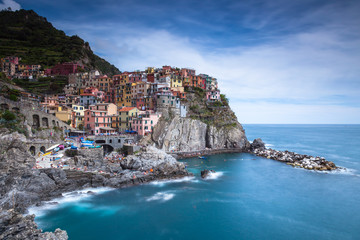 Fototapeta na wymiar Das Dorf Manarola in der Cinque Terre, Italien