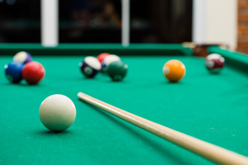 Billiard balls on green table with billiard cue, Snooker, Pool g