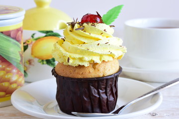 cupcake with yellow cream