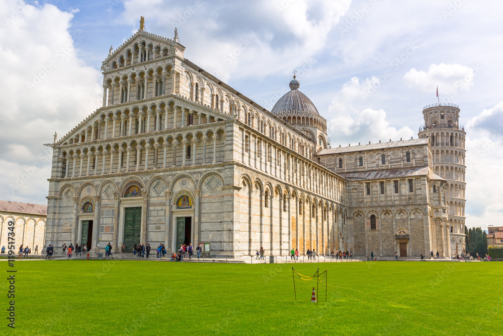 Wall mural cathedral and the leaning tower of pisa at sunny day, italy.