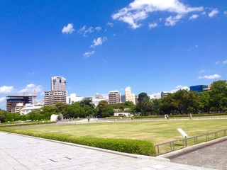 Fototapeta premium 広島平和記念公園の風景