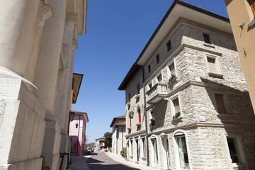 Strada con case in pietra, Marano Lagunare