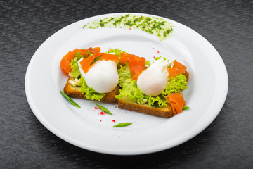 poached egg and green salad