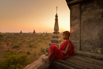 The plain of Bagan on during sunrise, Mandalay, Myanmar - obrazy, fototapety, plakaty