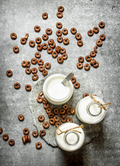 Obraz na płótnie Canvas Healthy Breakfast. Chocolate cereal with milk.