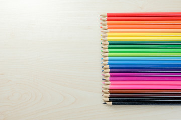 Obraz premium Used colored pencil on the table top.