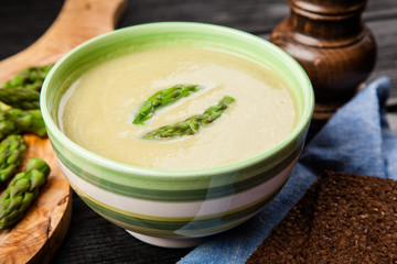 Asparagus cream soup
