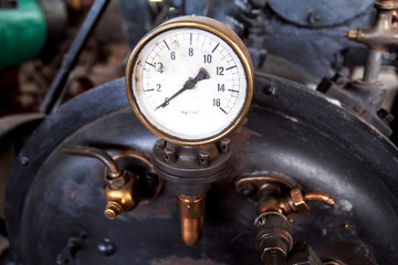 Vacuum gauge