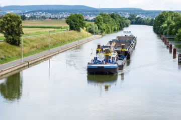 Papier Peint photo Canal Frachter auf Main-Donau-Kanal