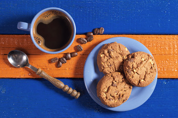 Coffee with chocolate cookies