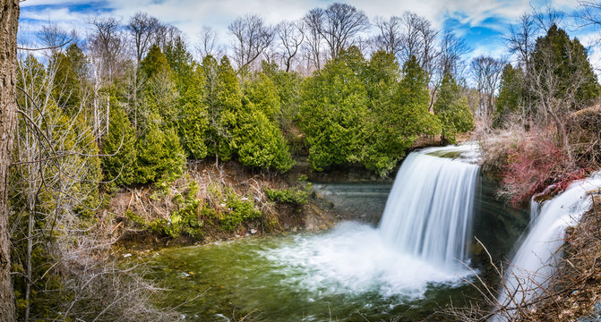 Fototapeta Bridal Falls at Manitoulin Island, Ontario, Canada