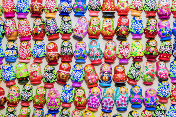 Fototapeta na wymiar souvenirs Russian nesting dolls