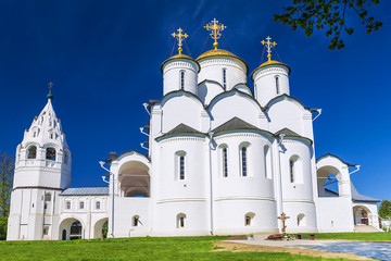 Fototapeta na wymiar holy Pokrovsky monastery in Suzdal, Golden Ring of Russia