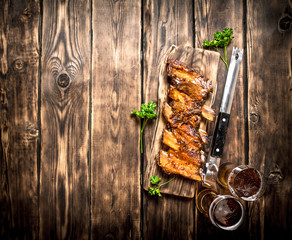 Barbecue ribs with a cold beer.