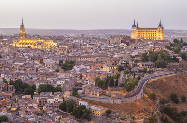 Fototapeta premium Old town cityscape at twilight, Toledo, Spain