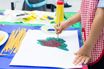 Hands of painting