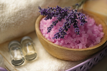 Obraz na płótnie Canvas Beautiful spa composition with lavender on tray