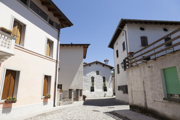 Fototapeta na wymiar Scorci del borgo antico, Valvasone