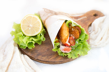 Fresh roll with vegetables and chicken
