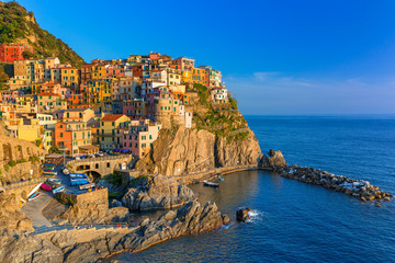 Fototapeta na wymiar Manarola town at the Ligurian Sea, Italy