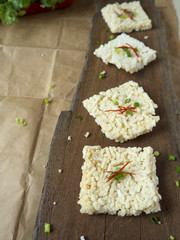Crispy rice cake with pork and shrimp dipping
