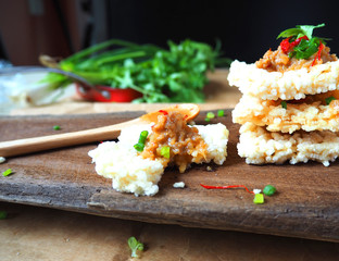 Crispy rice cake with pork and shrimp dipping