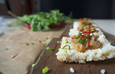 Crispy rice cake with pork and shrimp dipping
