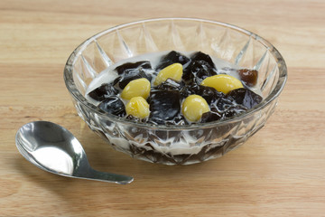Grass Jelly ang Gigko with fresh milk