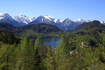 Fototapeta na wymiar Hohenschwangau and Alpsee Lake