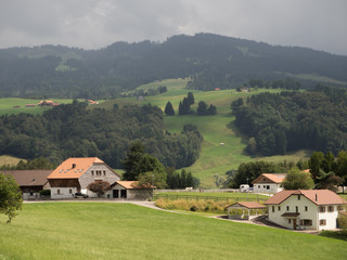 Fototapeta na wymiar Por la zona de Haute Ville en Gruyères, Suiza OLYMPUS DIGITAL CAMERA