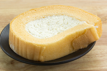 Custard cream roll cake