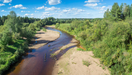красивый вид на реку и на небо