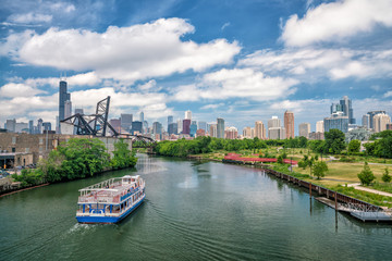 Obraz premium The Chicago River and downtwn Chicago skylinechicago, river, lak
