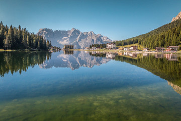 Fototapeta na wymiar Lago Misurina in Italian Alps