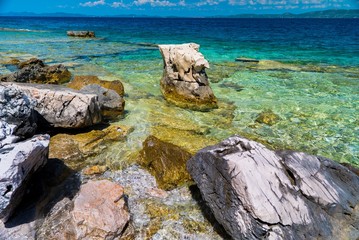 Fototapeta na wymiar Island with clear blue water