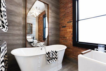 Horizontal version freestanding vintage style bath tub in renova