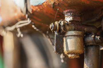 Dirty metal fuel tap